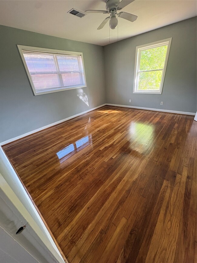 Foto del edificio - 5223 Sanford Rd