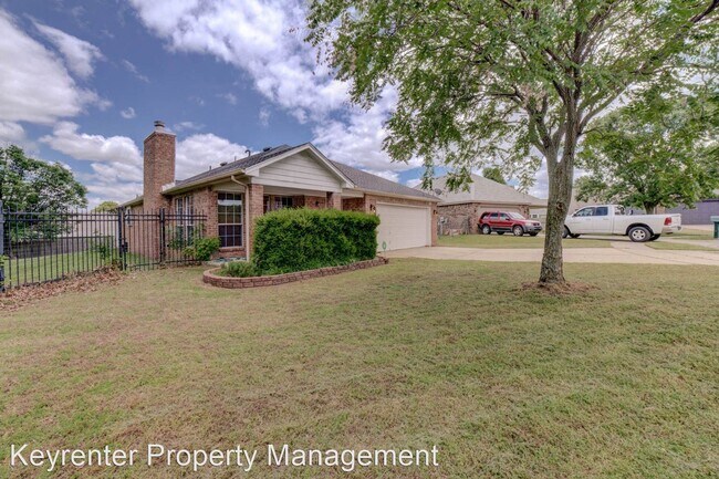 Building Photo - 3 br, 2 bath House - 306 E Granger Place