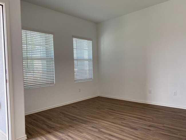 Foto del edificio - 153 Cherry Ridge Rd