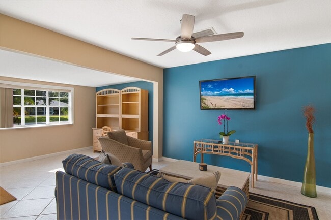 Building Photo - 1441 5th Ct