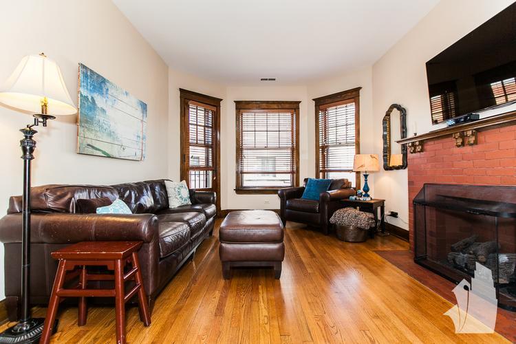 Foto principal - 2 bedroom in Chicago IL 60613