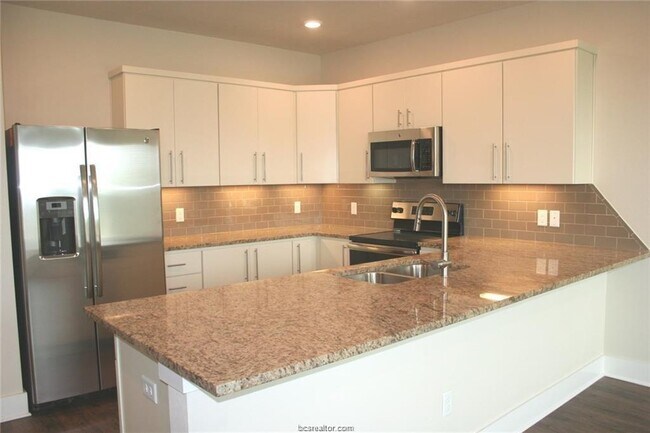 Foto del edificio - 440 William D. Fitch Pkwy