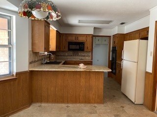 Building Photo - 201 Evergreen Dr