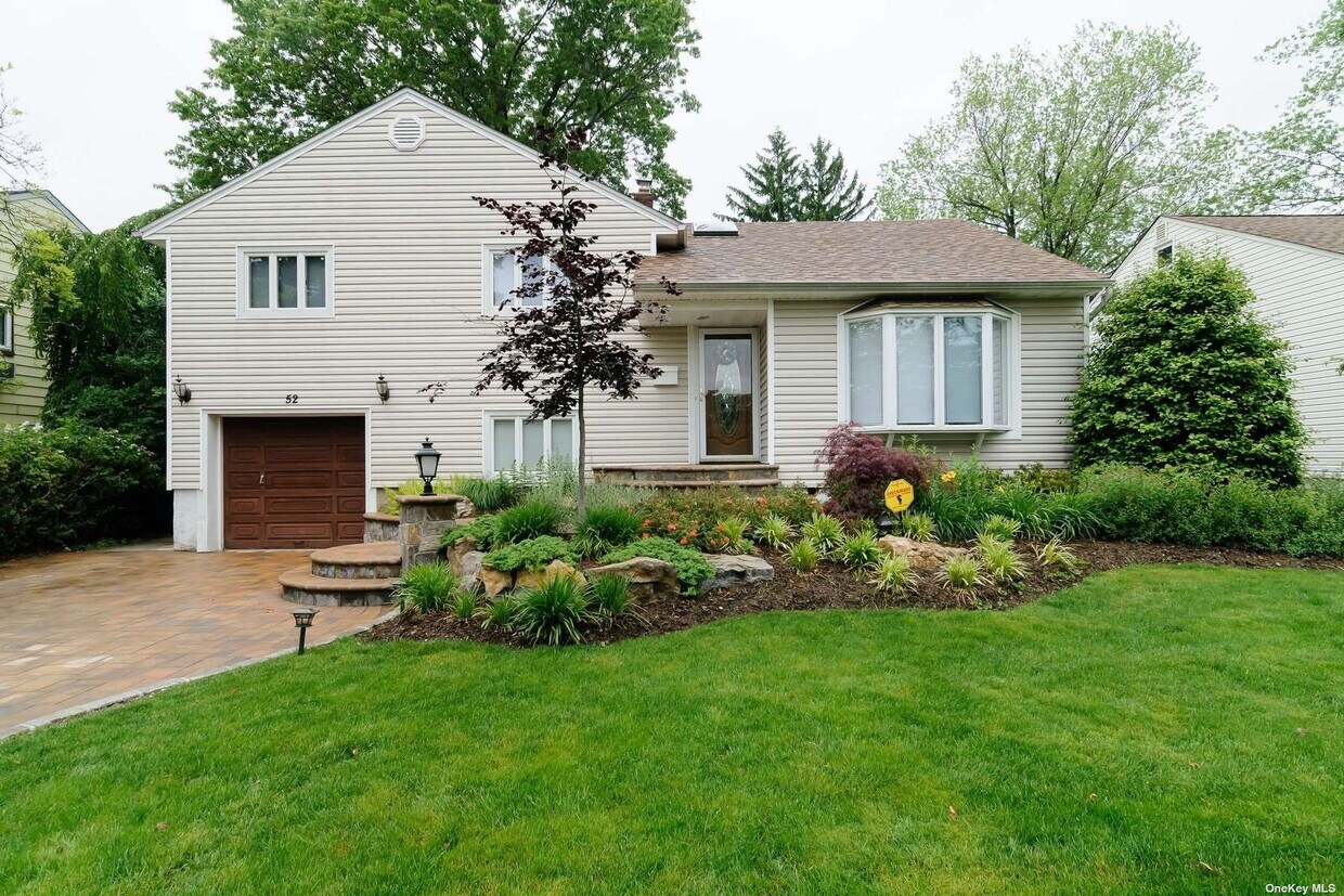 Primary Photo - 52 Circle Dr