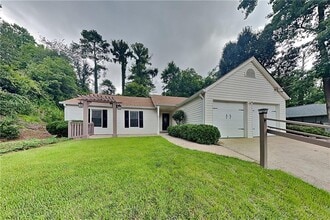 Building Photo - 815 Riverstone Ln