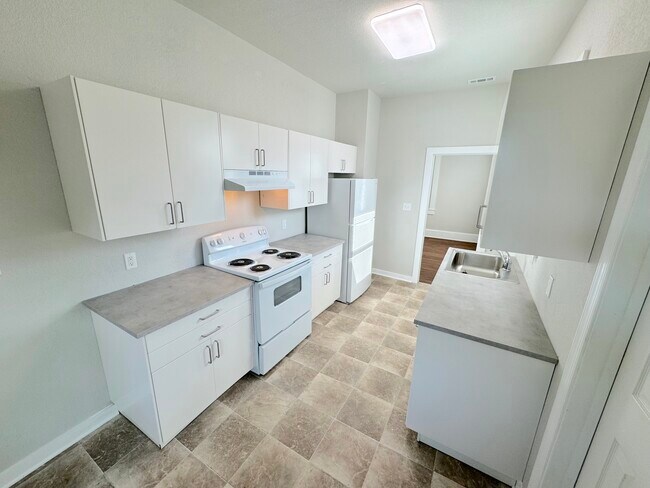 Foto del edificio - 3700 Deep Creek Blvd