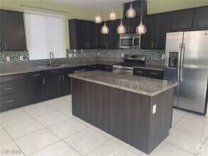 Building Photo - 10619 Tamaruga Ct