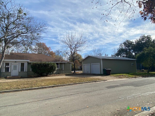 Building Photo - 1034 Magnolia St