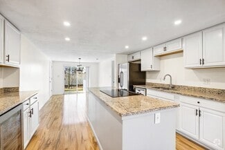 Building Photo - 46 Rhodes Cir