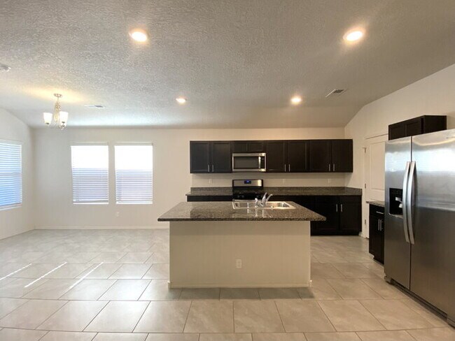 Foto del edificio - Enchanted Hills - 3BR/2Bath/Backyard Mountantain Views