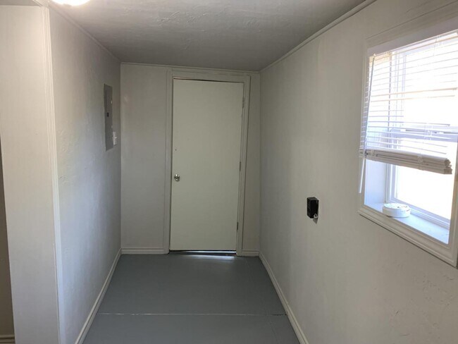 Photo - 208 E Springer Ave House