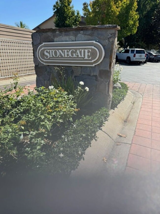 Building Photo - 12572 Fieldstone Ln