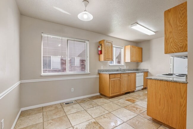 Foto del edificio - Darling 2 Bed 1 Bath Condo in Rexburg - with Optix internet included!