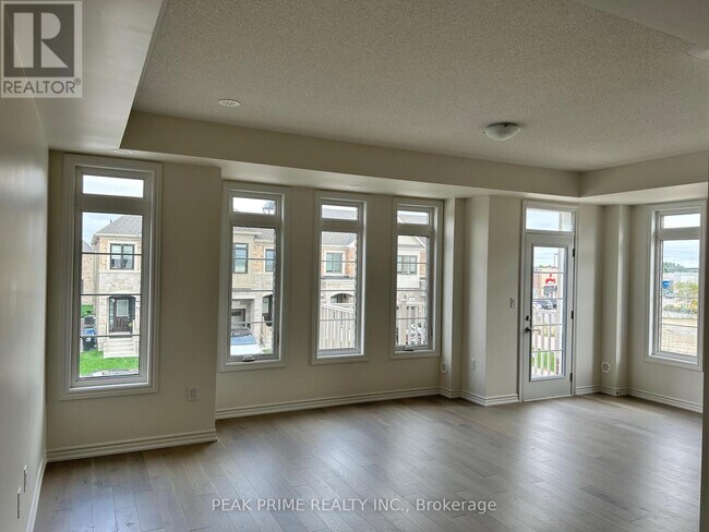Building Photo - 42 Paisley Dr
