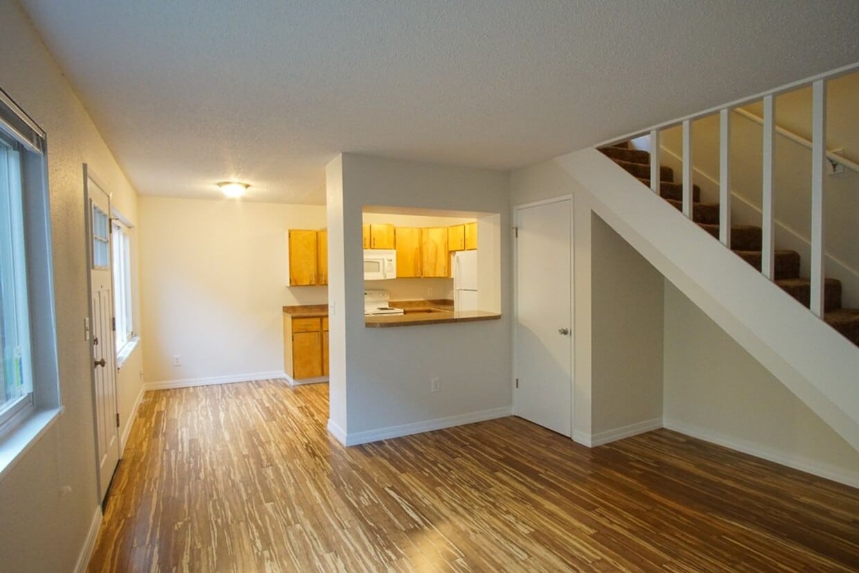 Primary Photo - Nicely Renovated Townhome in Adorable Broo...
