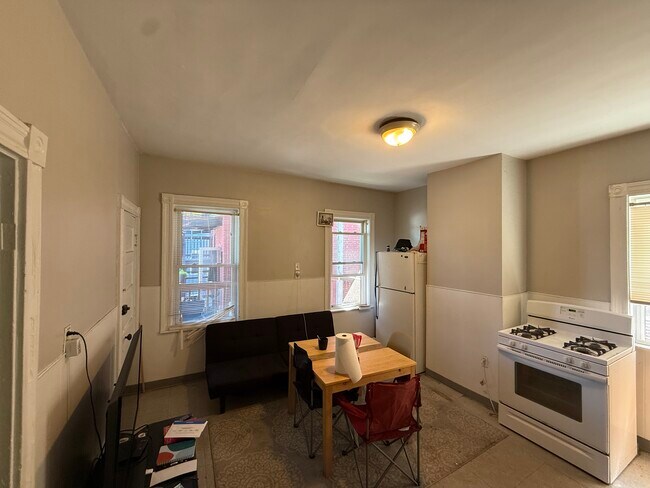 Building Photo - 348 Faneuil St