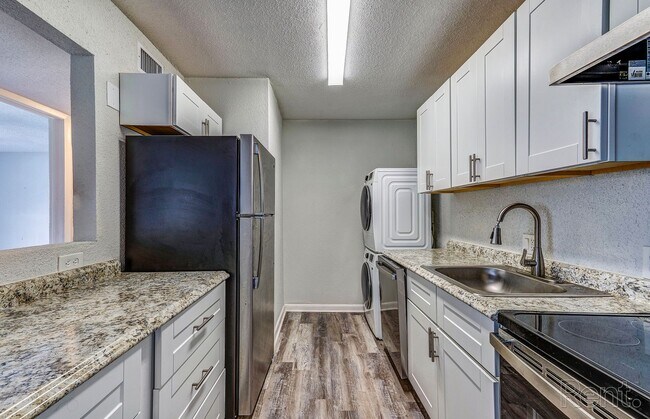 Interior Photo - Everest Gardens