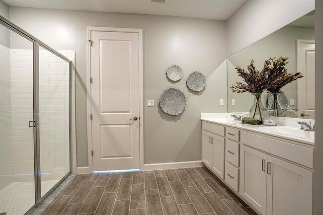 Building Photo - 3569 Hilton Dr