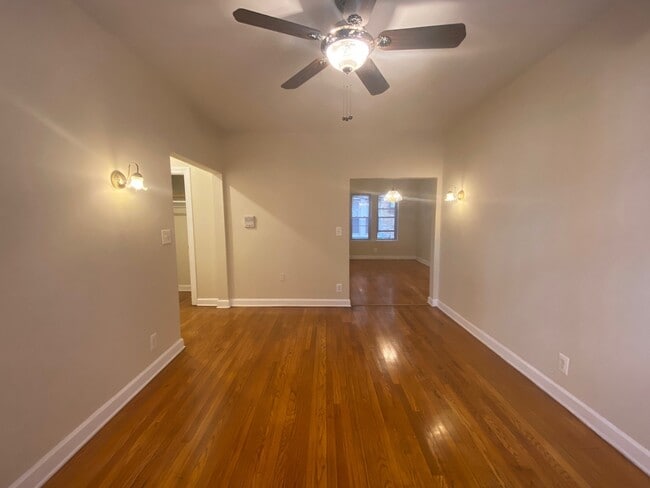 Building Photo - 1345 W Touhy Ave