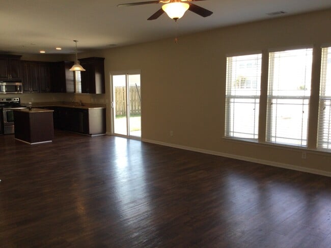 Foto del edificio - 173 Magnolia Dr