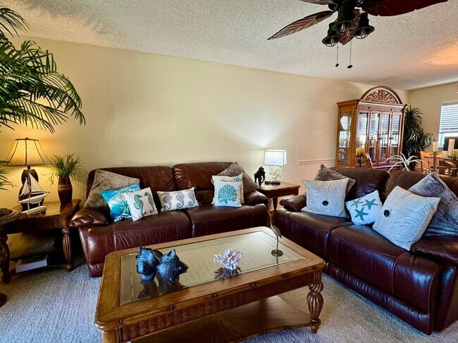 Building Photo - Prestigious Glades Country Club Condo