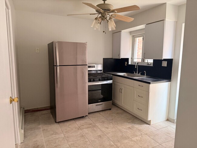 Foto del edificio - 1254 E 70th St