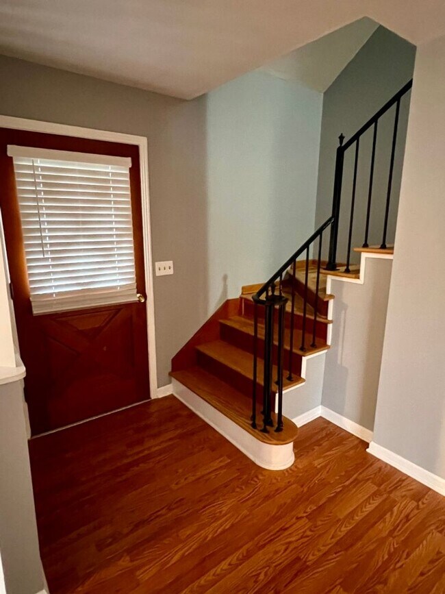 Foto del edificio - Spacious 4 Bed, 2 Bath Home on Large Corne...