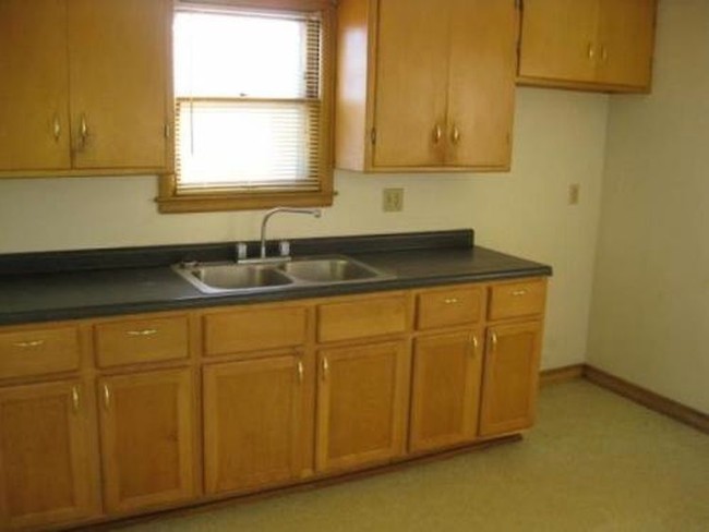 Building Photo - 5229 N. Sherman Blvd. - 2 Bedroom Lower