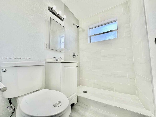 Foto del edificio - 5903 SW 26th Terrace