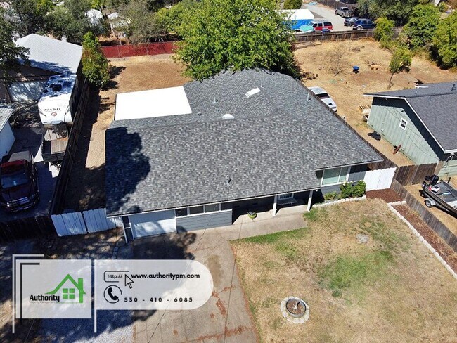 Foto del edificio - 2158 Deerfield Ave