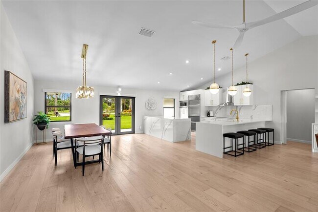 Foto del edificio - 8611 Gullane Ct