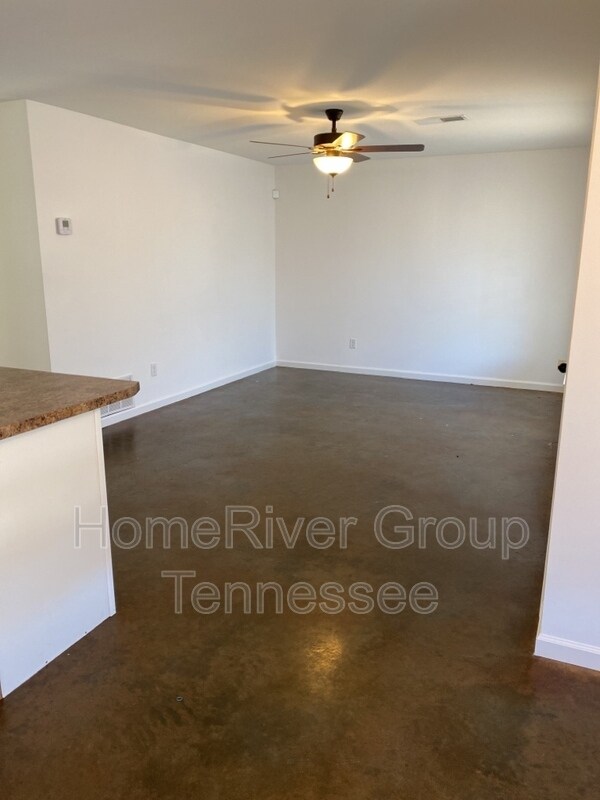 Building Photo - 3812 Lake Park Cove
