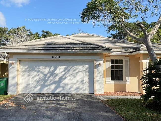 Building Photo - 8931 Lake Park Cir N