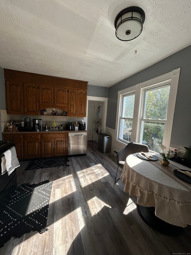 Foto del edificio - 222 Summerfield Ave