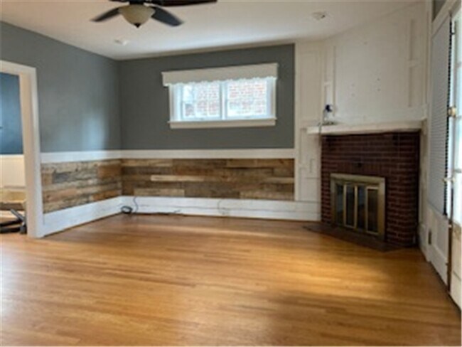 Building Photo - 2911 N Franklin St