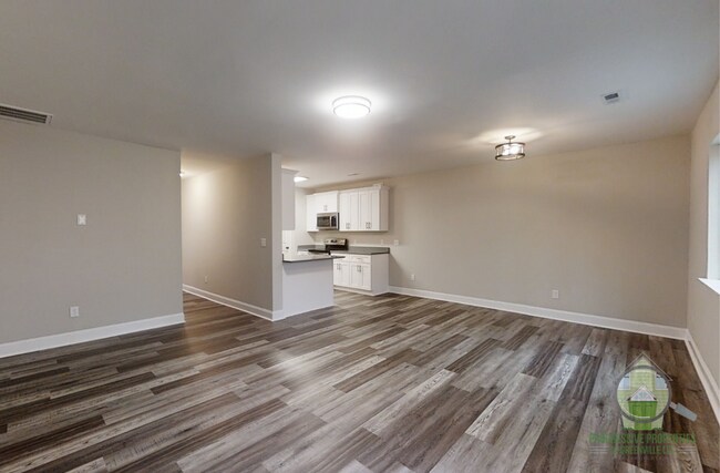 Foto del edificio - 632 Tanner Rd