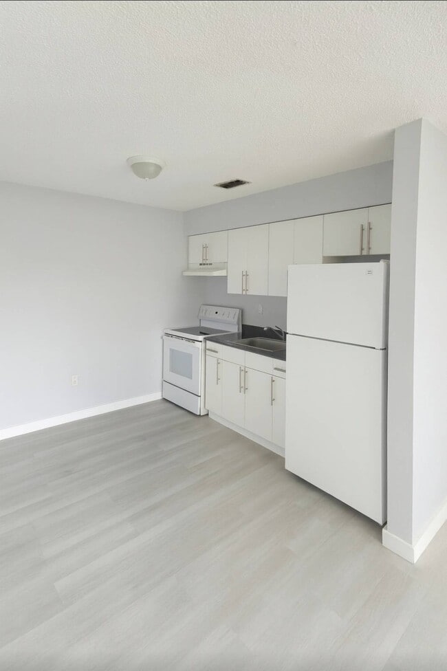 Foto del edificio - 3216 SW 23rd Terrace