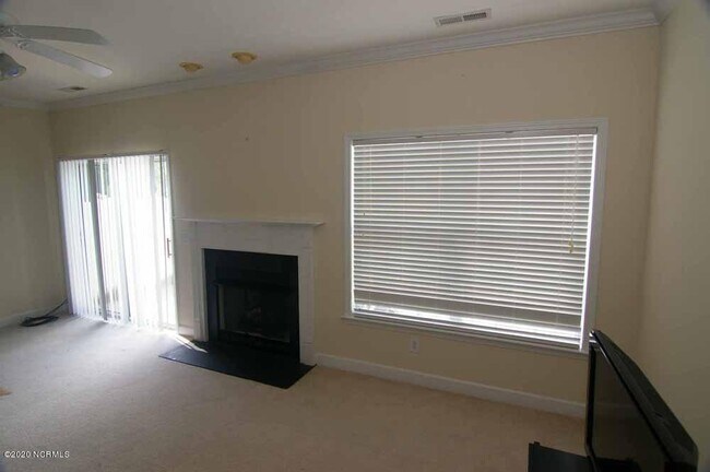 Foto del edificio - 104 Oak Towne Dr