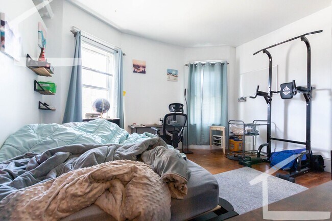 Building Photo - HOT ALLSTON LISTING!!!!