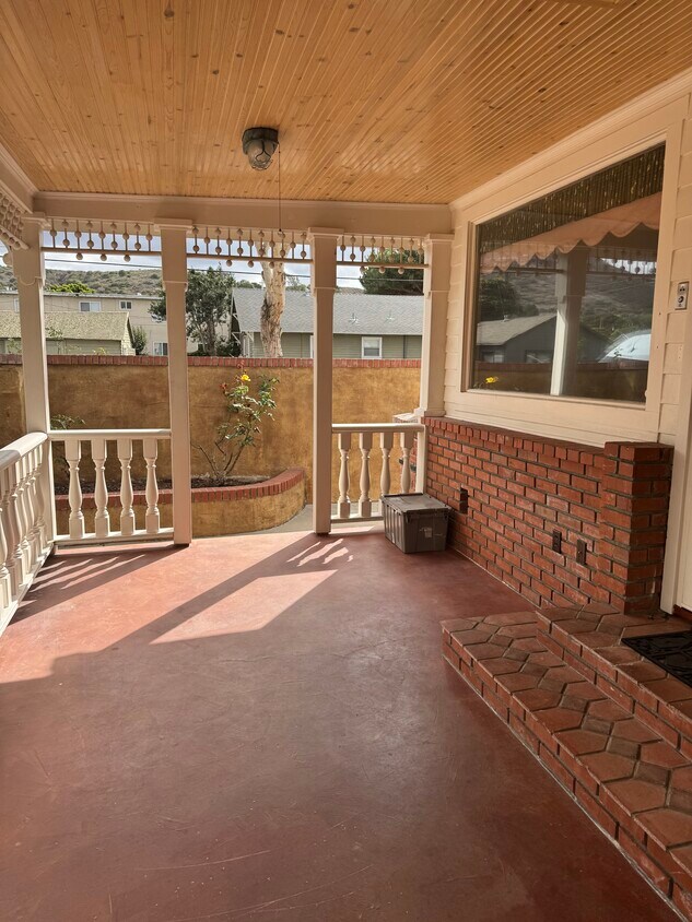 Primary Photo - 105 E Olive Ave
