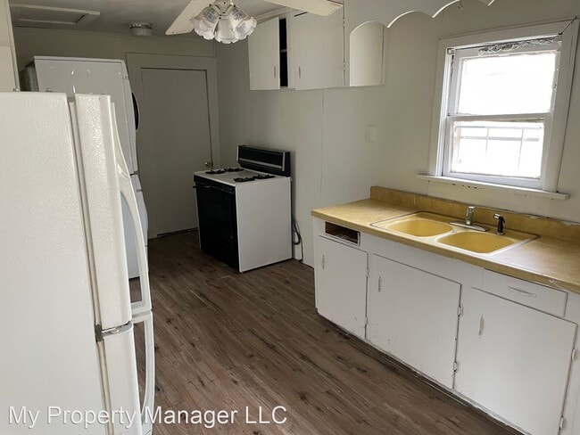 Building Photo - 1 br, 1 bath House - 108 Moore Street