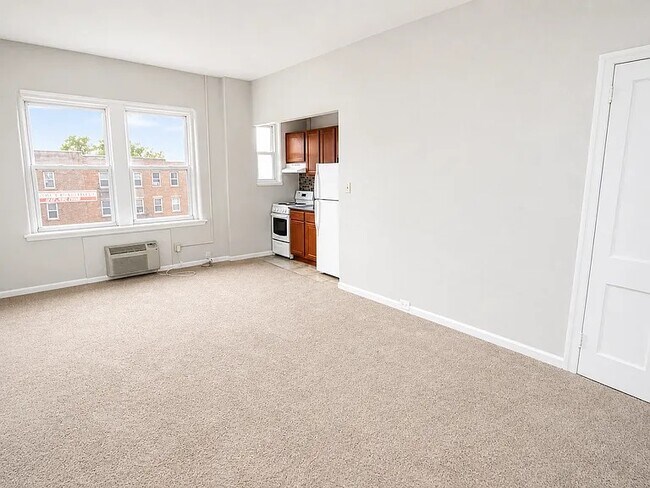 Estudio en University Place: ¡Disponible en agosto! - Oakland Apartments