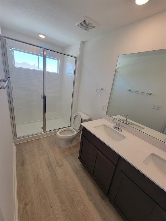 Building Photo - 233 Saide St