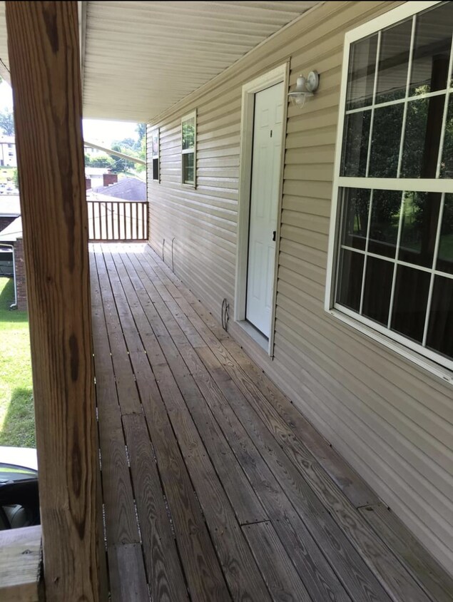 Primary Photo - 5149 Teays Valley Rd