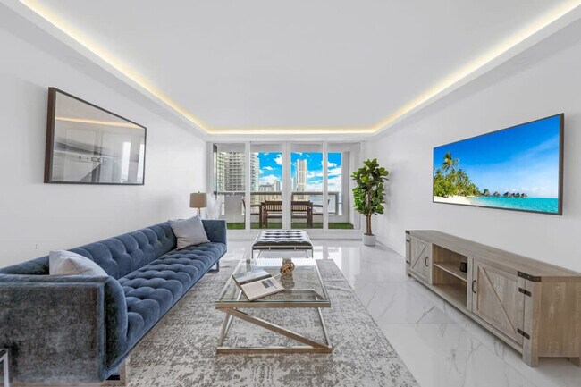Foto del edificio - 1717 N Bayshore Dr