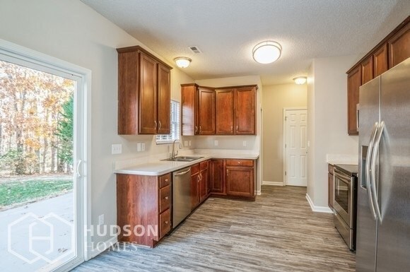 Building Photo - 2302 Equestrian Dr