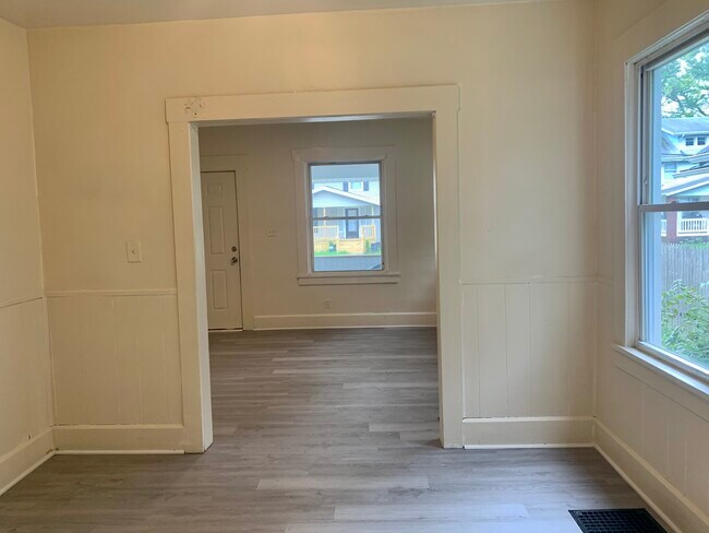 Foto del edificio - 1729 Edwards Ave NE