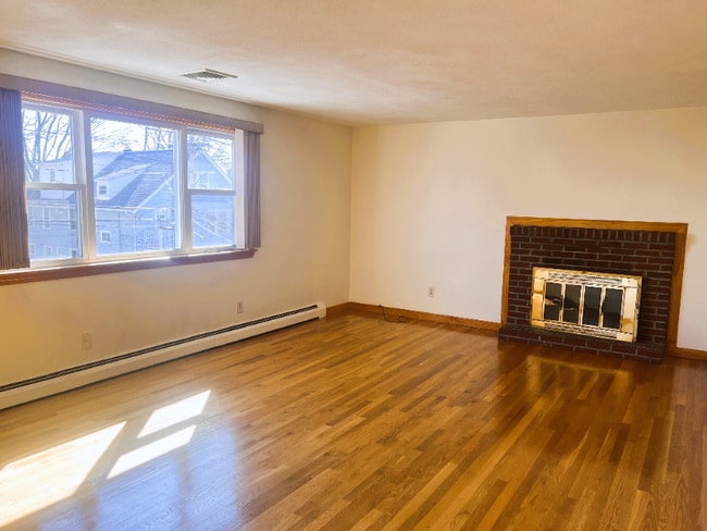 Building Photo - 94 Hillside Rd