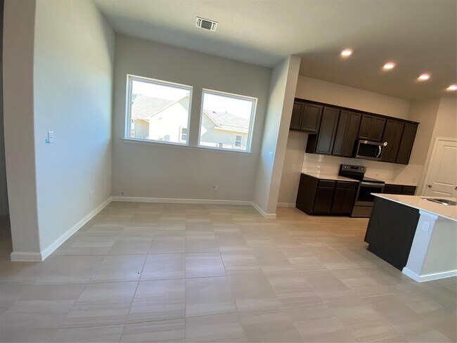 Building Photo - 141 Monterey Oak Trl