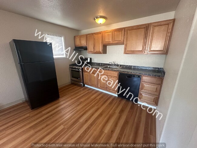 Building Photo - 1549 Karluk St